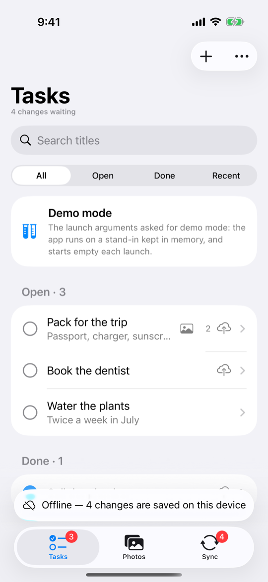 The Tasks tab offline, in demo mode: "4 changes waiting", two tasks with a cloud mark for a change not synced yet, one of them with two photos, and the status above the tab bar saying 4 changes are saved on this device